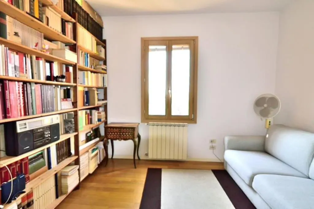 Savorgnan Tricamere Con Terrazza Venice 0*,